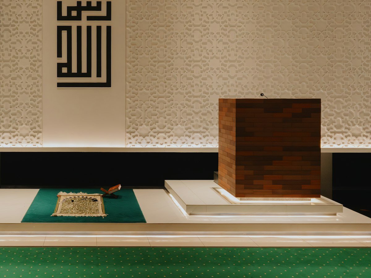 Pelatihan Da'i Muda dan Syiar Mimbar: Siswa Asah Retorika Khutbah di Masjid